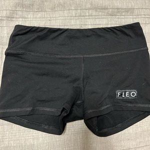 Black 3.25 fleo shorts